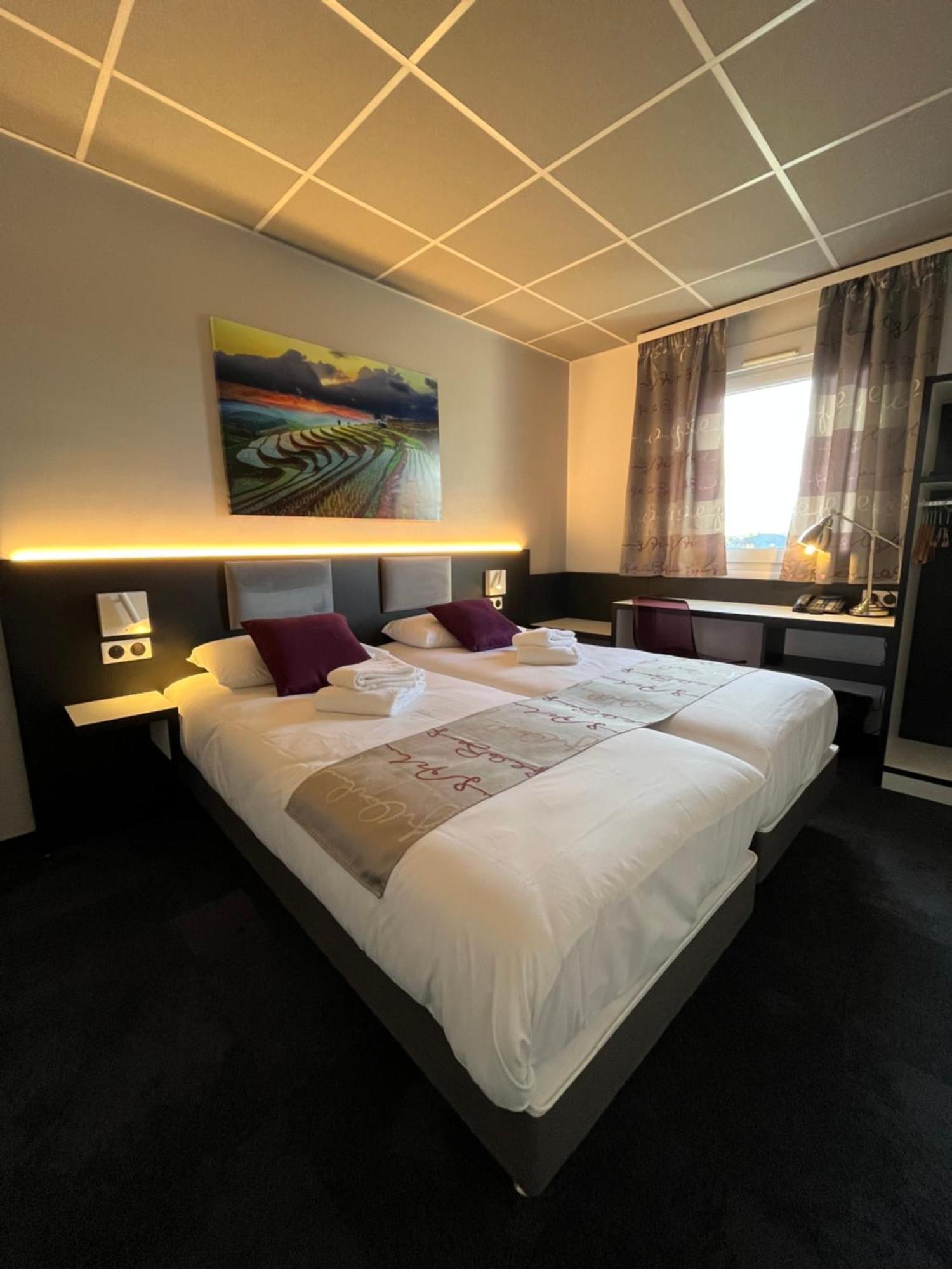 Brit Hotel Le Везуль Экстерьер фото