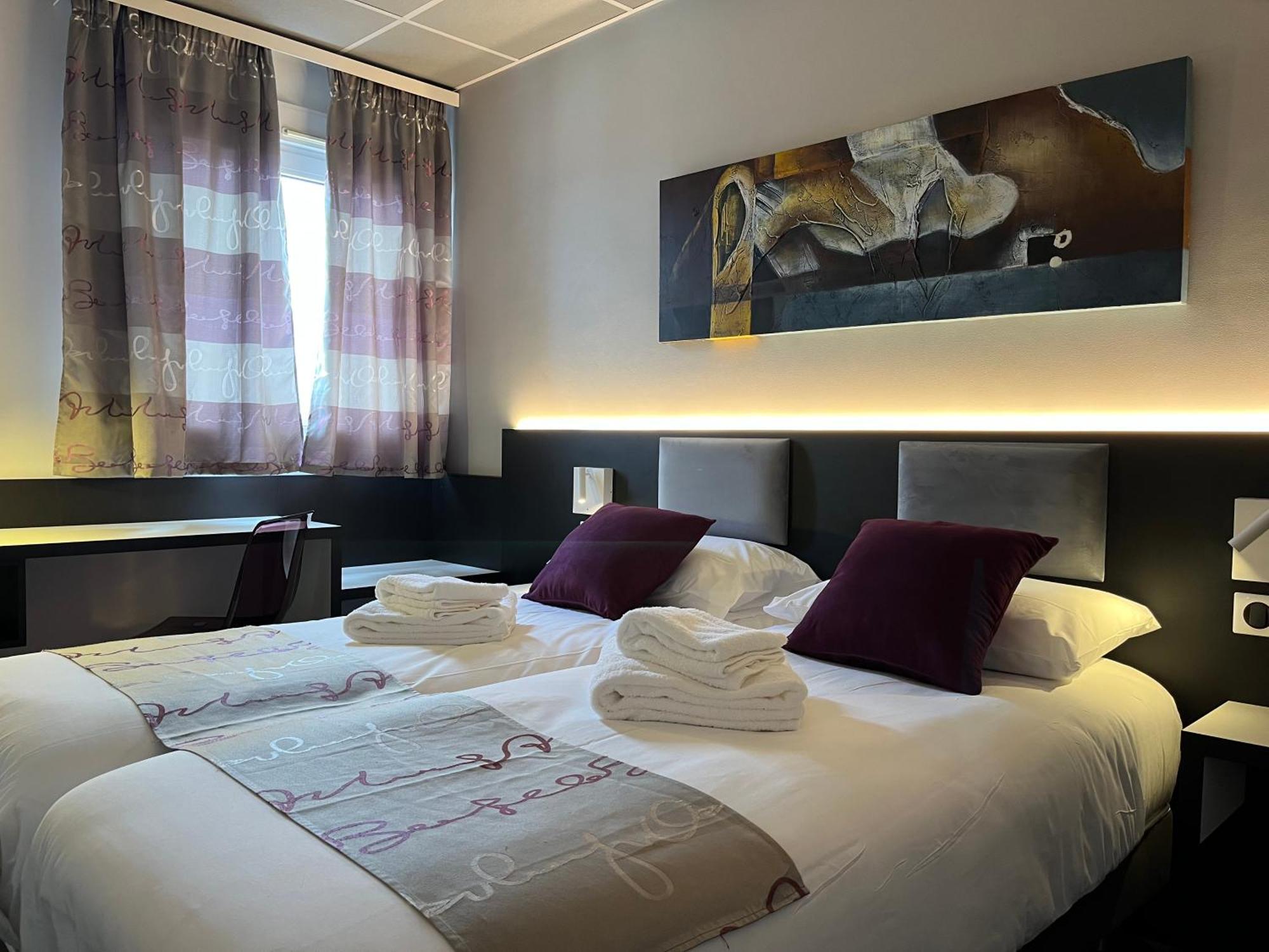 Brit Hotel Le Везуль Экстерьер фото